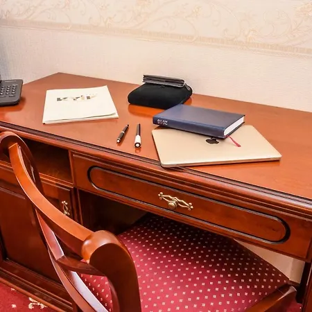 Hotel Kyiv Otel